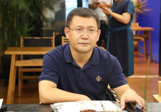 李家良邀请民建企业家做客e盏茶事