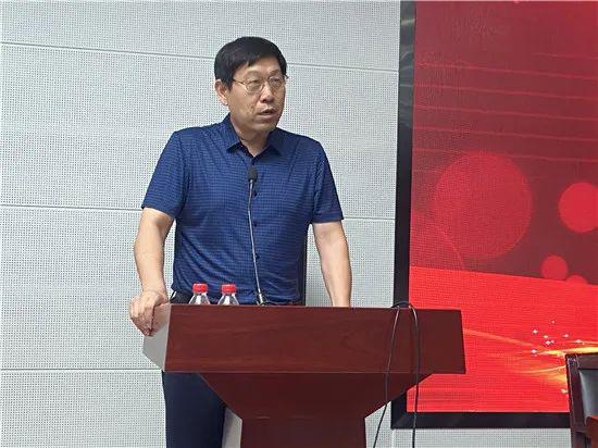 历城区郭店中学校长 徐明新