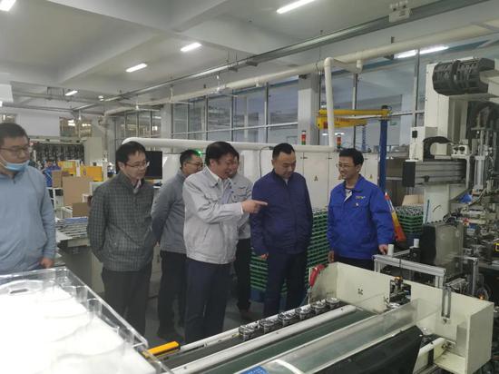 中国重汽集团副总经理郭磊一行到渤海活塞考察访问