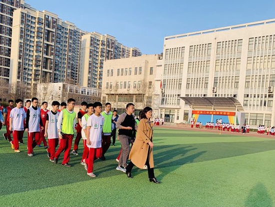 济南二中阳光体育节拉开帷幕