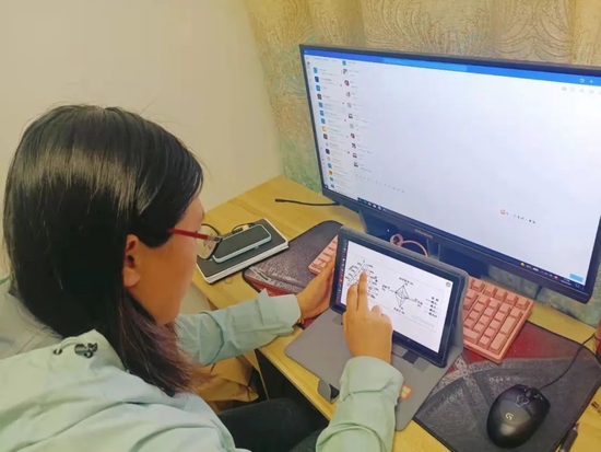 济南三中高一学部副主任孙乔老师线上教学的一天