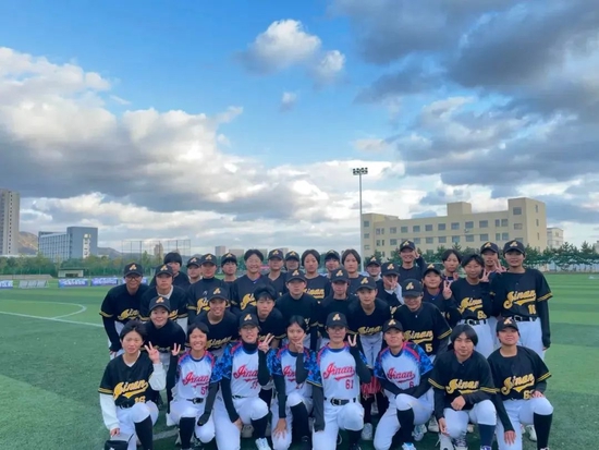 济南三中板球队,棒垒球队:用"小球"诠释体育精神 成就心中梦想_新浪