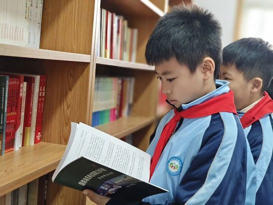 济南市章丘区汇泉小学国防绿点亮开学第一课