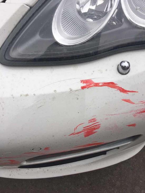 为了躲宝马泰安一老头乐怼上保时捷修修要花四万多你猜豪车车主说啥