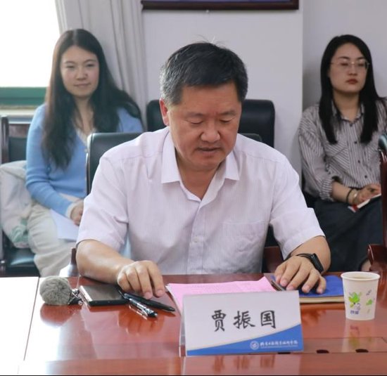 济南市章丘区诺德实验学校党总支副书记,校长张健等出席会议