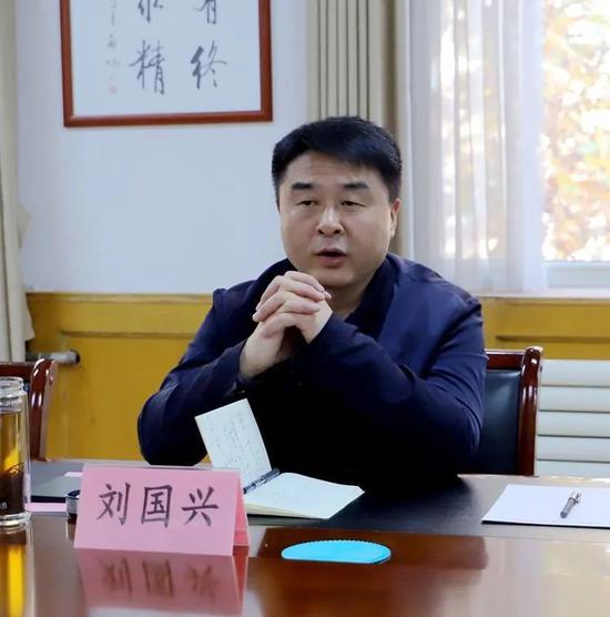 章丘区教体局党组书记局长刘国兴到章丘七中调研学校管理工作