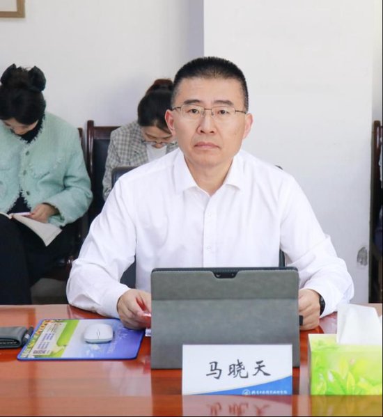 济南市章丘区诺德实验学校党总支副书记,校长张健等出席会议