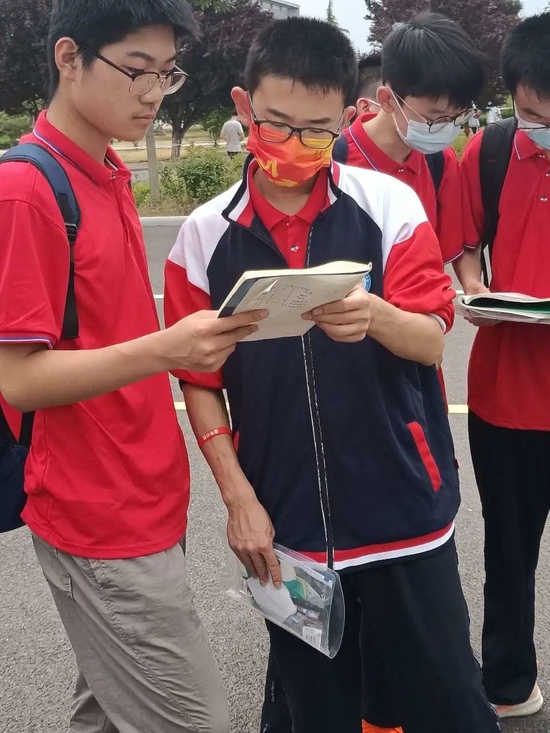 章丘学子决战中考加油你比想象中更有力量