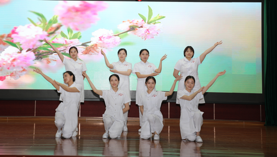 鲁南眼科医院举办庆祝512国际护士节文艺颁奖晚会