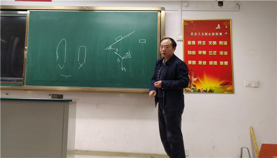 学科导师山东省教科院教研员韩际清,陈元宝,王宪收走进教室听学员