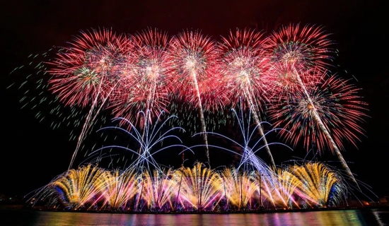 五一假期中国孙子兵法城将举办烟花秀
