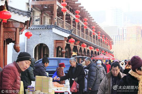博山大街腊月二十八大年集热闹非凡