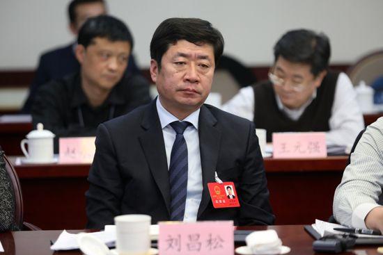 省人大代表,威海市荣成市市长刘昌松