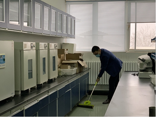 【大众网·海报新闻】青工院的守望者:爱国爱校卫生活动与入校演练联合进行!我们等你“回家”!