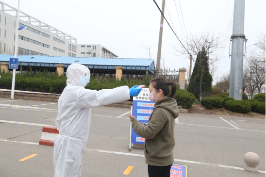 【大众网·海报新闻】青工院的守望者:爱国爱校卫生活动与入校演练联合进行!我们等你“回家”!