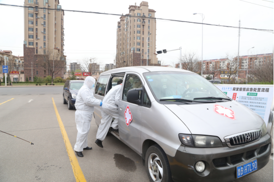 【大众网·海报新闻】青工院的守望者:爱国爱校卫生活动与入校演练联合进行!我们等你“回家”!