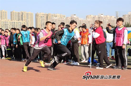 历史不容遗忘济工职院人用82圈千人接力跑接力奋斗