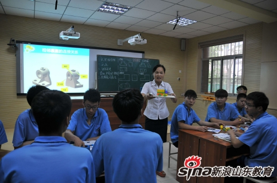 新浪山东独家策划|教育·她力量——追寻“她”育人的足迹