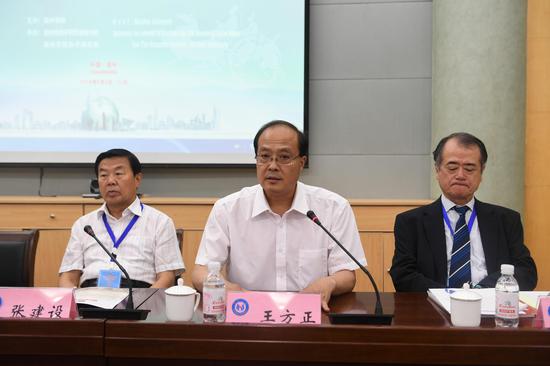 刘春华代表滨州学院对与会领导,专家,学者的到来表示热烈欢迎和衷心