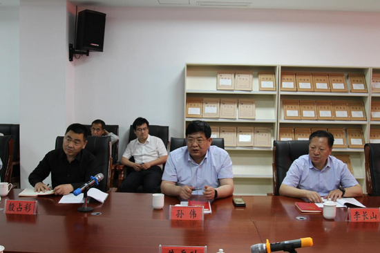 菏泽市政协对鄄城县职业教育进行专题调研