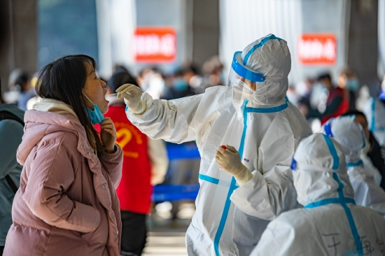 全员阴性中国石油大学华东组织师生进行核酸检测
