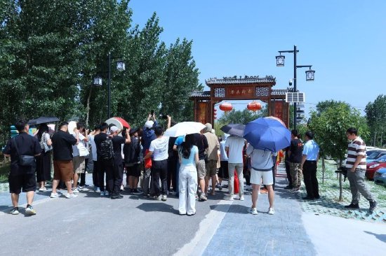 图:大V齐聚老街长巷非遗文化街