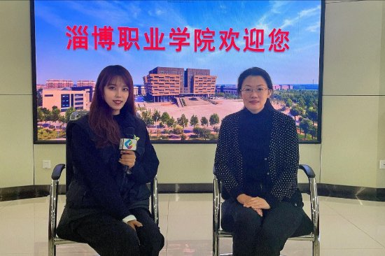 刘会华参加山东教育电视台----赢在高考前主播问校直播节目