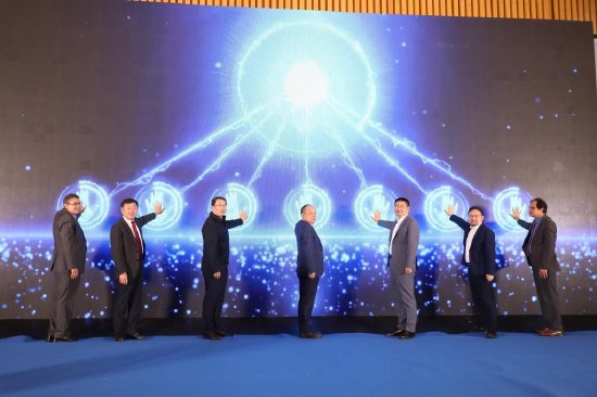 出席嘉宾共同完成共同体启动仪式