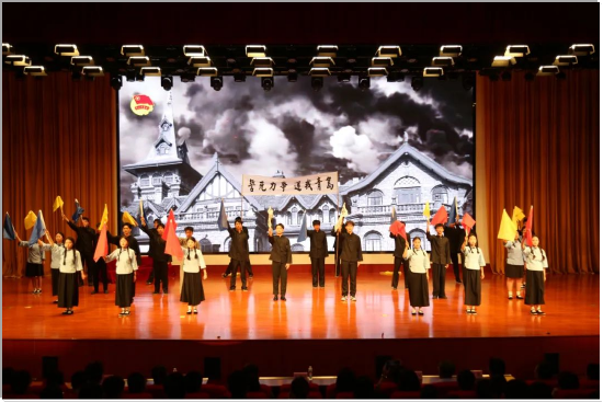图2:原创思政舞台剧《青春之歌》在校内展演