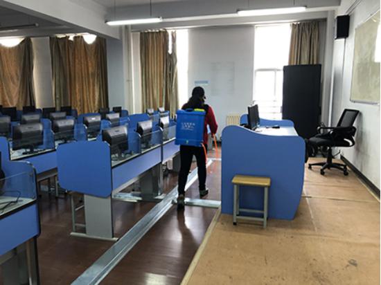 【大众网·海报新闻】青工院的守望者:爱国爱校卫生活动与入校演练联合进行!我们等你“回家”!