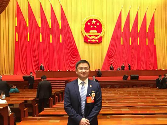 滨医附院李洪波医师荣获"全国先进工作者"荣誉称号