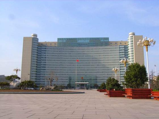 项目配有城市核心配套设施,附近有7家银行,如:交通银行,中国农业银行