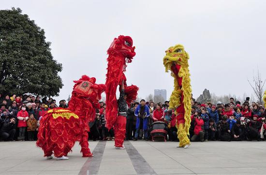 泰安过年猴赛雷 方特打造"三大福"庆团圆_新浪山东_新浪网