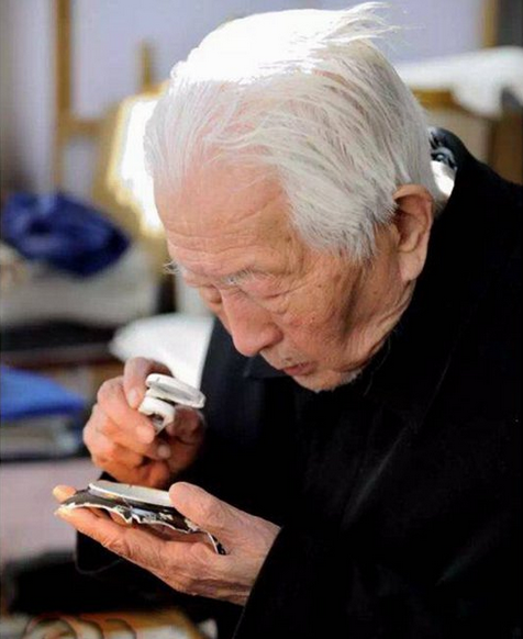 95岁的故宫博物院研究员甘愿为华光而"站台"