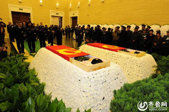 17日10时,刘洪坤,刘洪魁烈士遗体告别仪式在八宝山革命公墓礼堂隆重