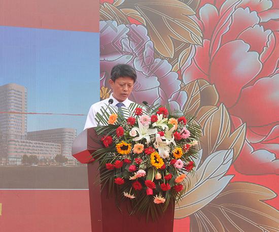 市立医院党委书记,院长冯峰同志介绍项目情况