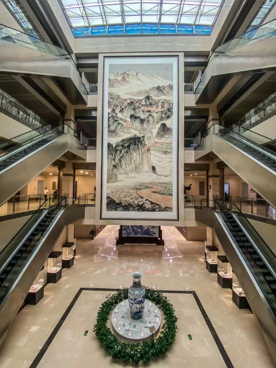 图:黄河文化馆巨幅画卷《黄河之水天上来》(常跑跑 摄)