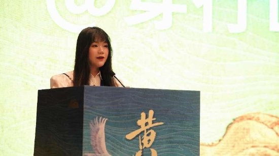 网络名人代表、旅游博主 @穿行世界的cici澄