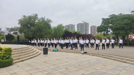 农行临邑县支行组织员工投身"全民建设"运动