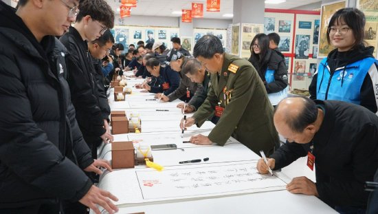 14位雷锋班班长手书寄语黄海学子