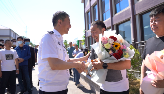 莱西市政府党组成员,副市长傅强为来自青岛交警支队,特警支队,市南及