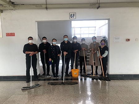 【大众网·海报新闻】青工院的守望者:爱国爱校卫生活动与入校演练联合进行!我们等你“回家”!