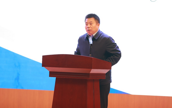 济南护理职业学院党委书记张振民主持主旨发言