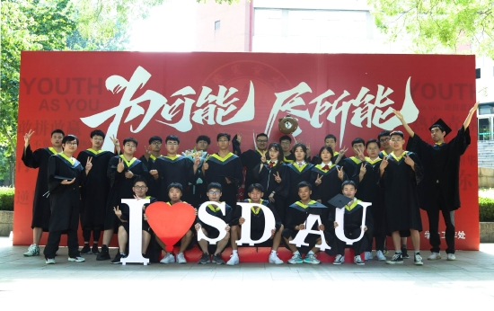 学校累计培养26万名毕业生奔赴祖国各条战线