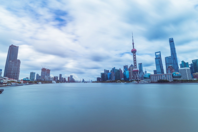 上海的蓝天白云美如画