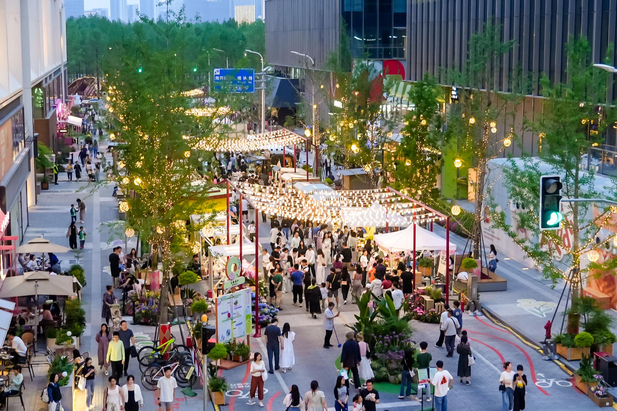 (图注:前滩公园巷花展期间客流)
