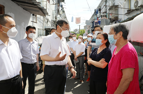区长杭迎伟分别前往沪东新村街道,北蔡镇,三林镇,周家渡街道,南码头路