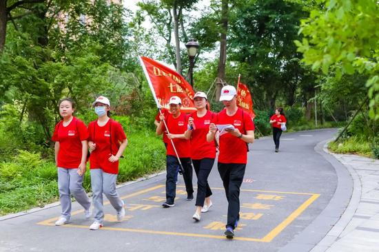 重量级人物会聚浦江第一湾15支队伍开启红色定向赛序幕