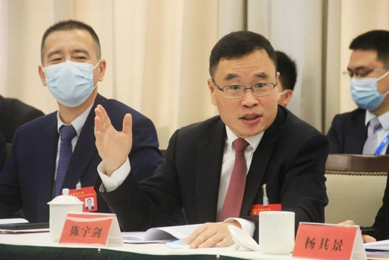 三是位次目标,今后五年,闵行在上海和长三角发展格局中的贡献度,引领