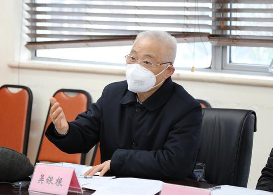 心病科主任邓兵,内分泌科主任杨华,放射科主任王嵩,检验科主任胡晓波